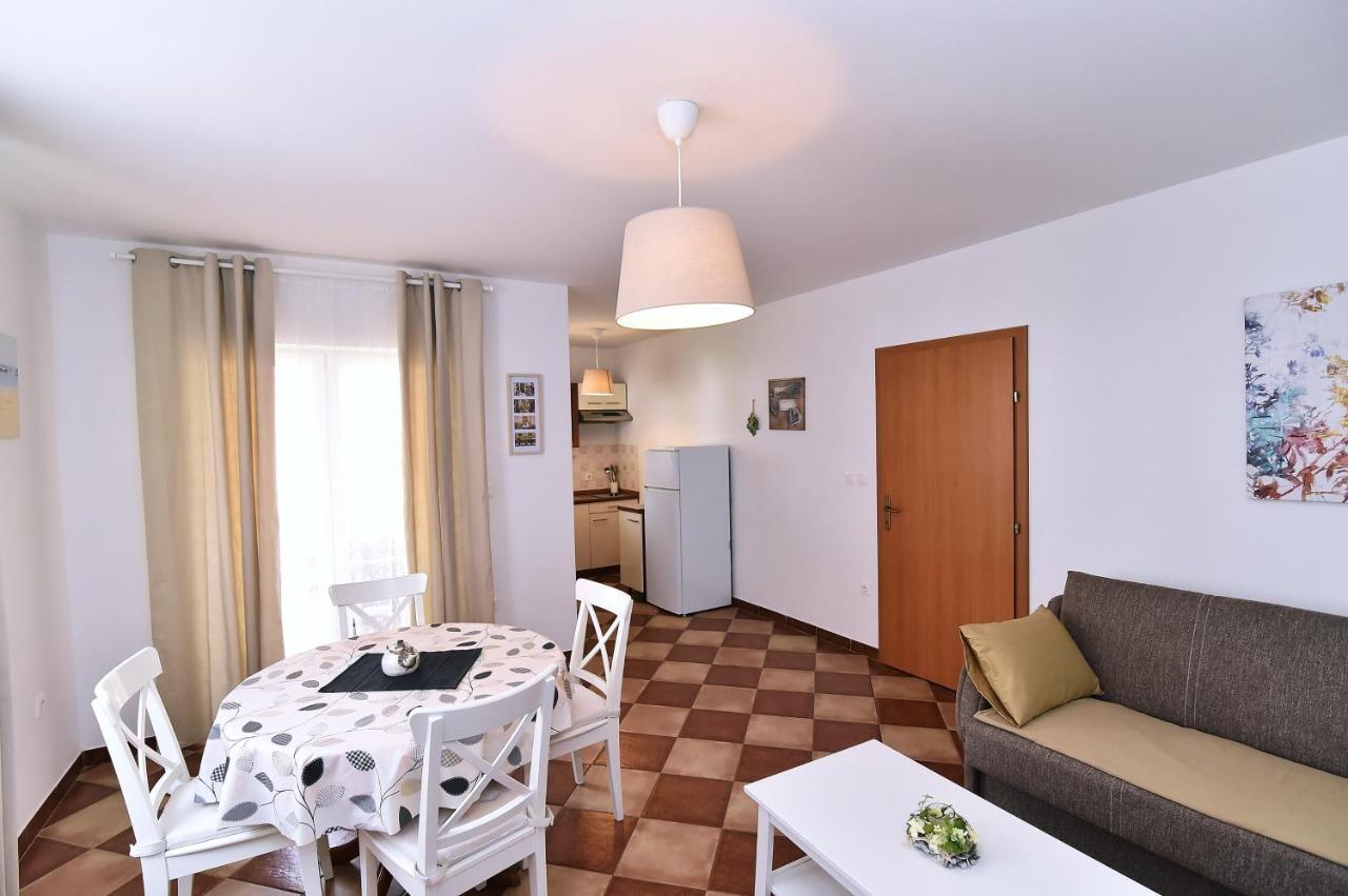 Apartments Luni Baška Buitenkant foto