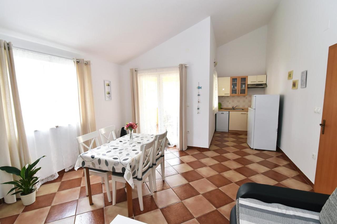 Apartments Luni Baška Buitenkant foto