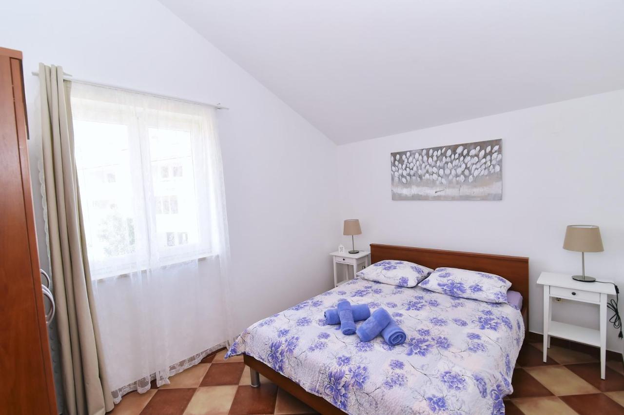Apartments Luni Baška Buitenkant foto