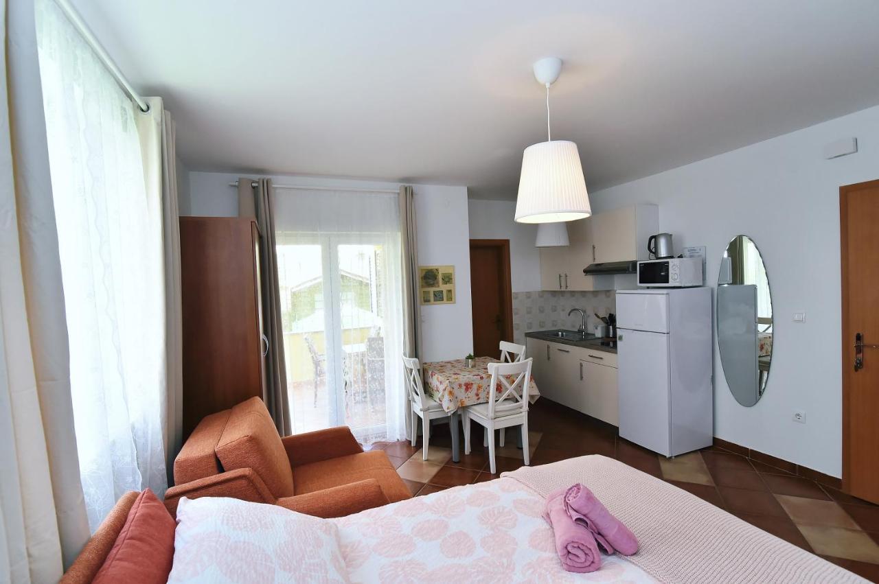 Apartments Luni Baška Buitenkant foto