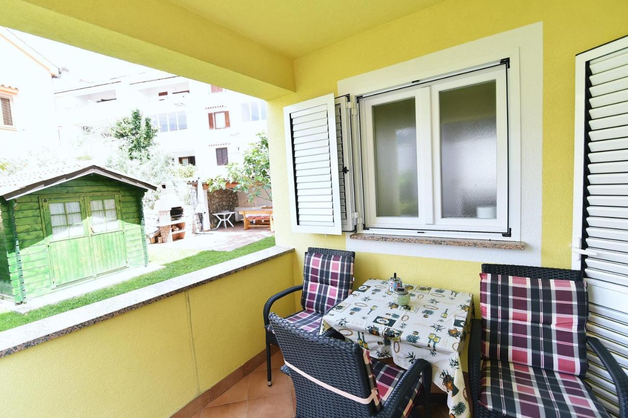 Apartments Luni Baška Buitenkant foto