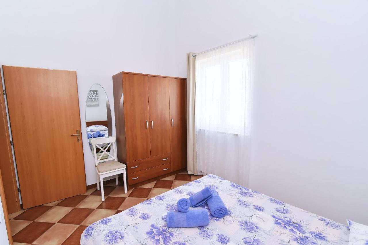 Apartments Luni Baška Buitenkant foto