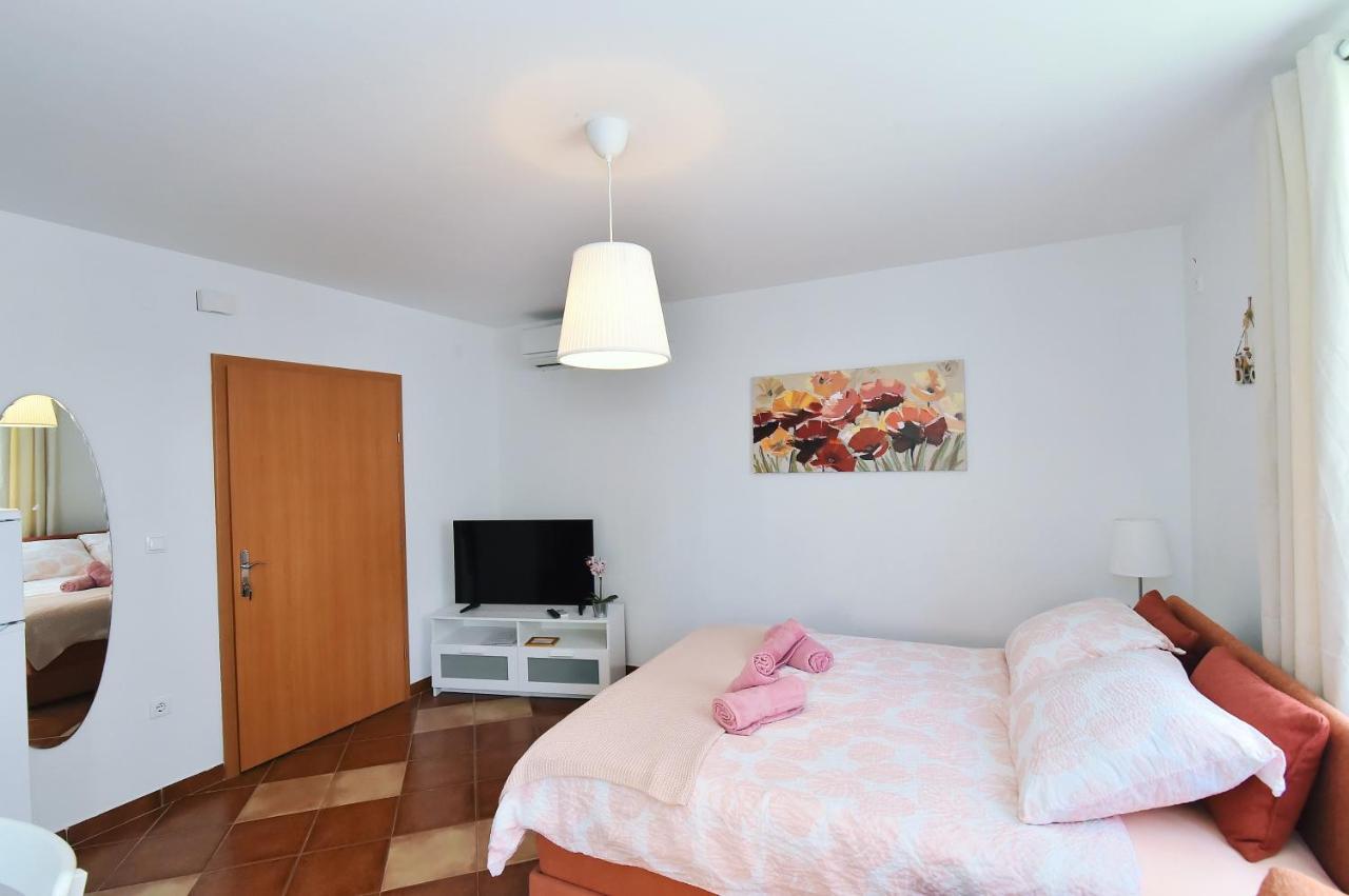 Apartments Luni Baška Buitenkant foto